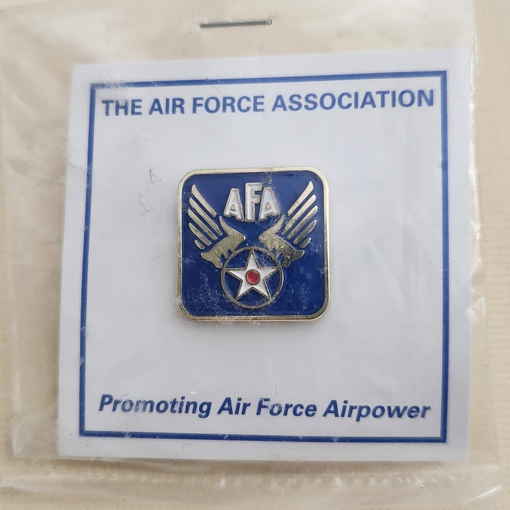 New U.S. Military Air Force Association Lapel Enamel Pin Winged StarUSAF AFA Pin